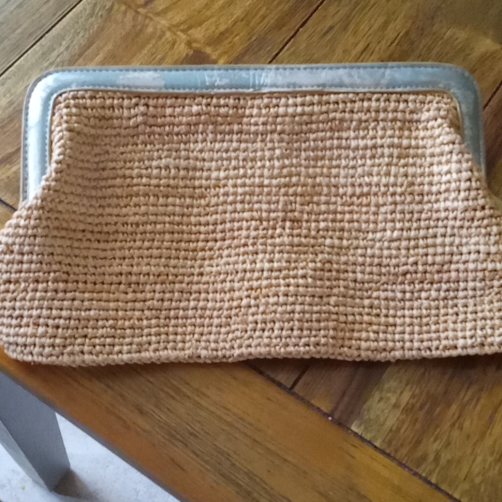 Buji Baja clutch